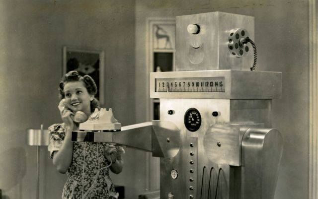 Echo, uno strano cilindro nero da tenere in casa. Forse.